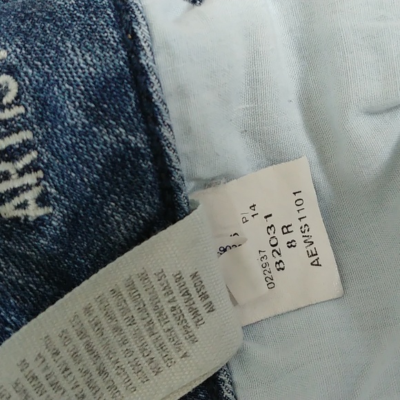 American Eagle Jeans. Size 8 regular crop. - Picture 7 of 7